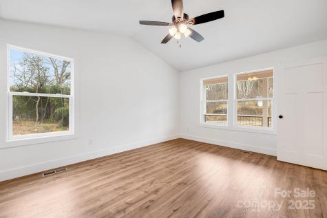 382 Holtzclaw Street Canton NC 28716