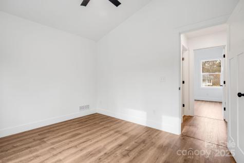 382 Holtzclaw Street Canton NC 28716