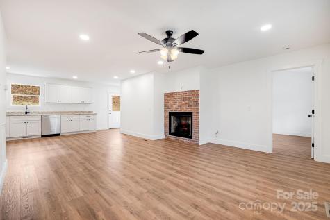 382 Holtzclaw Street Canton NC 28716