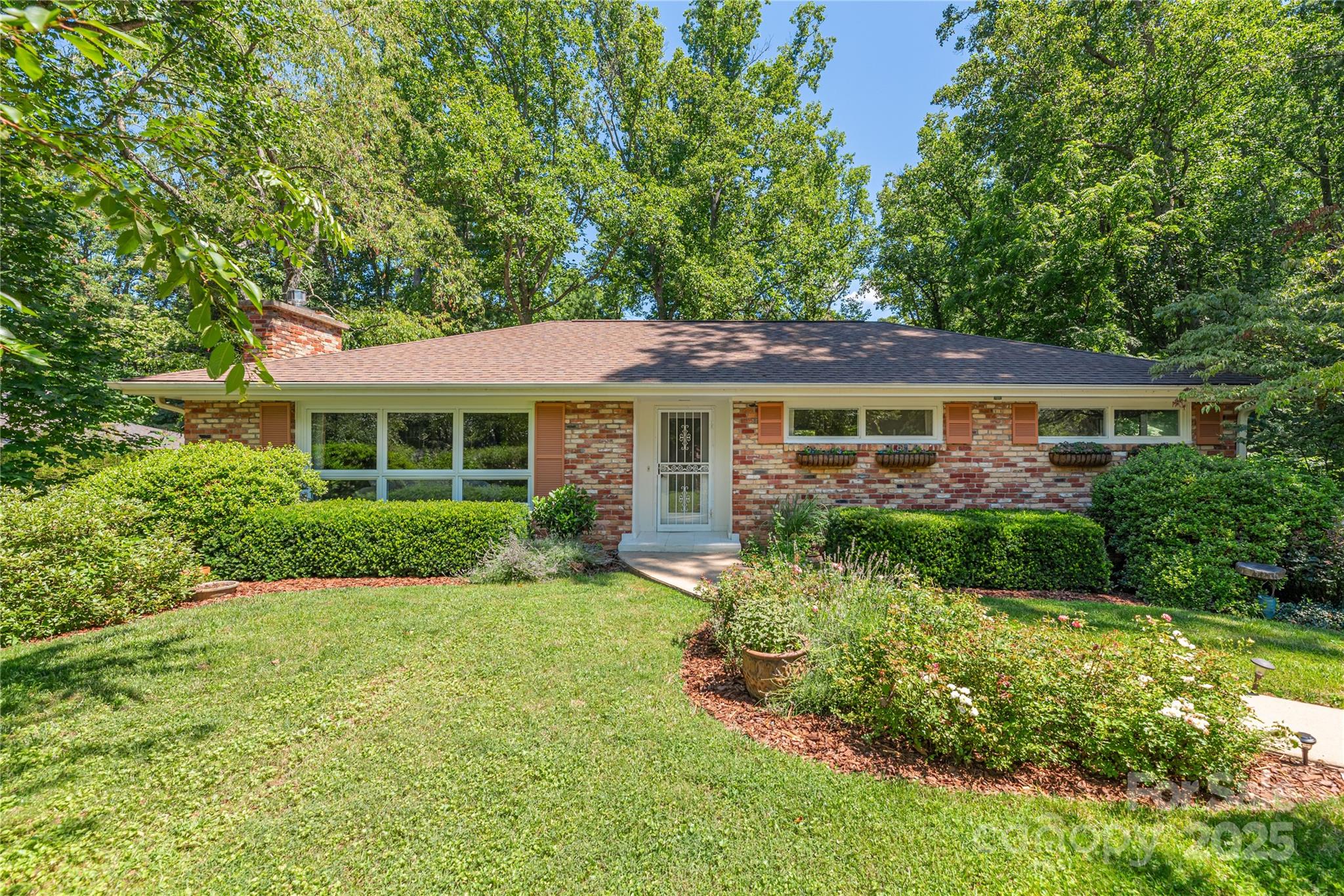 24 Woodcrest Road Asheville NC 28804