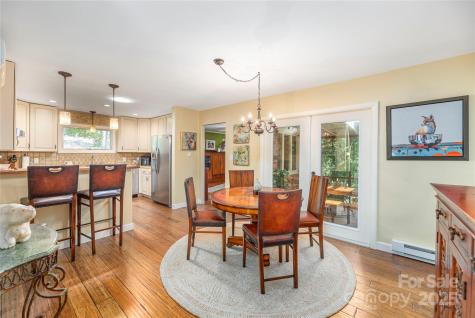 24 Woodcrest Road Asheville NC 28804
