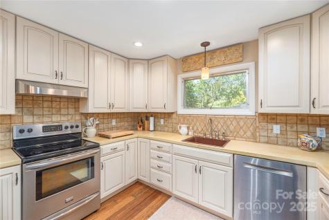 24 Woodcrest Road Asheville NC 28804
