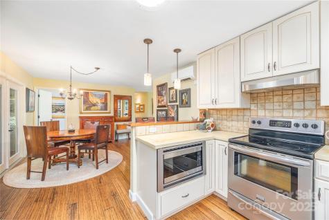24 Woodcrest Road Asheville NC 28804