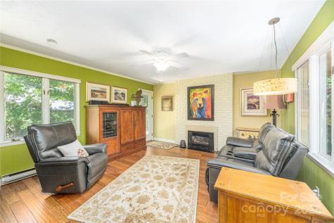 24 Woodcrest Road Asheville NC 28804