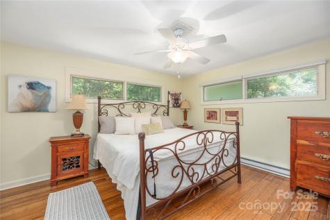 24 Woodcrest Road Asheville NC 28804