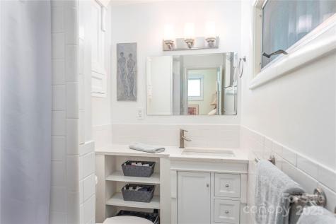 24 Woodcrest Road Asheville NC 28804