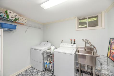 24 Woodcrest Road Asheville NC 28804