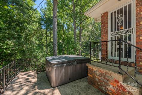 24 Woodcrest Road Asheville NC 28804