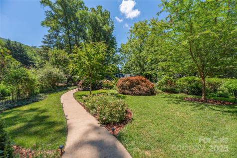 24 Woodcrest Road Asheville NC 28804