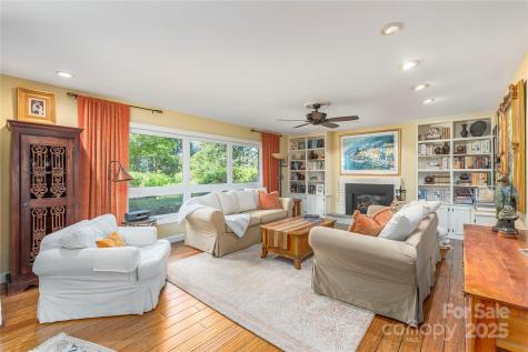 24 Woodcrest Road Asheville NC 28804