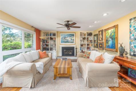 24 Woodcrest Road Asheville NC 28804