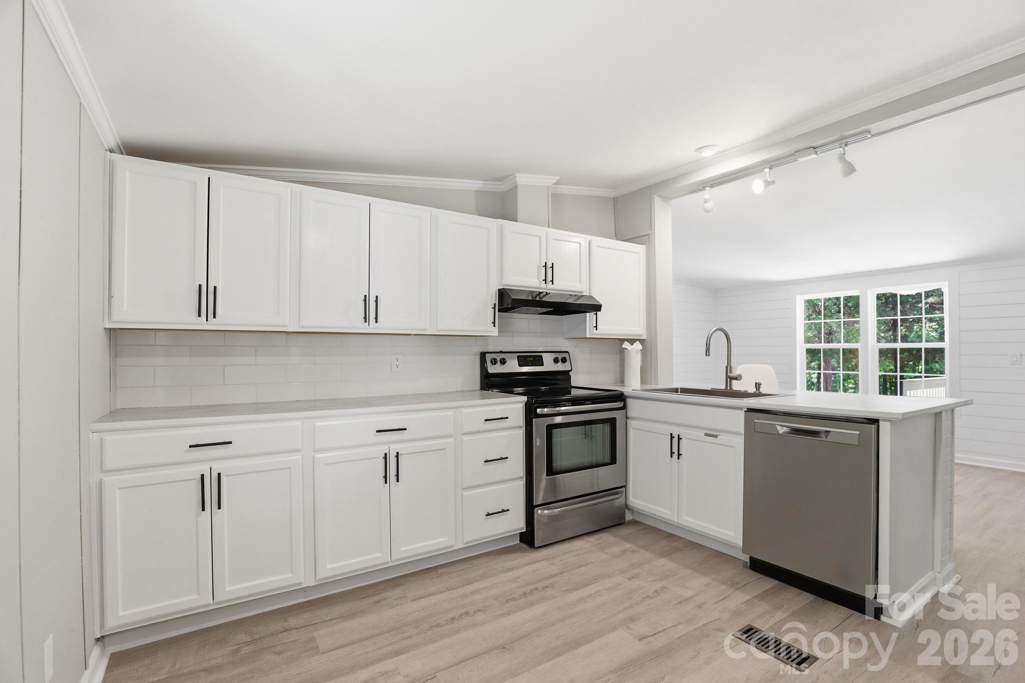 136 Woodridge Lane Mooresville NC 28115