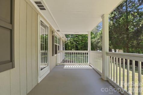 136 Woodridge Lane Mooresville NC 28115
