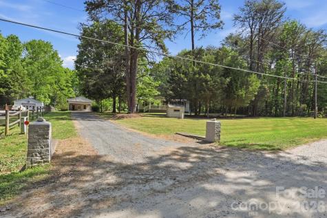 136 Woodridge Lane Mooresville NC 28115