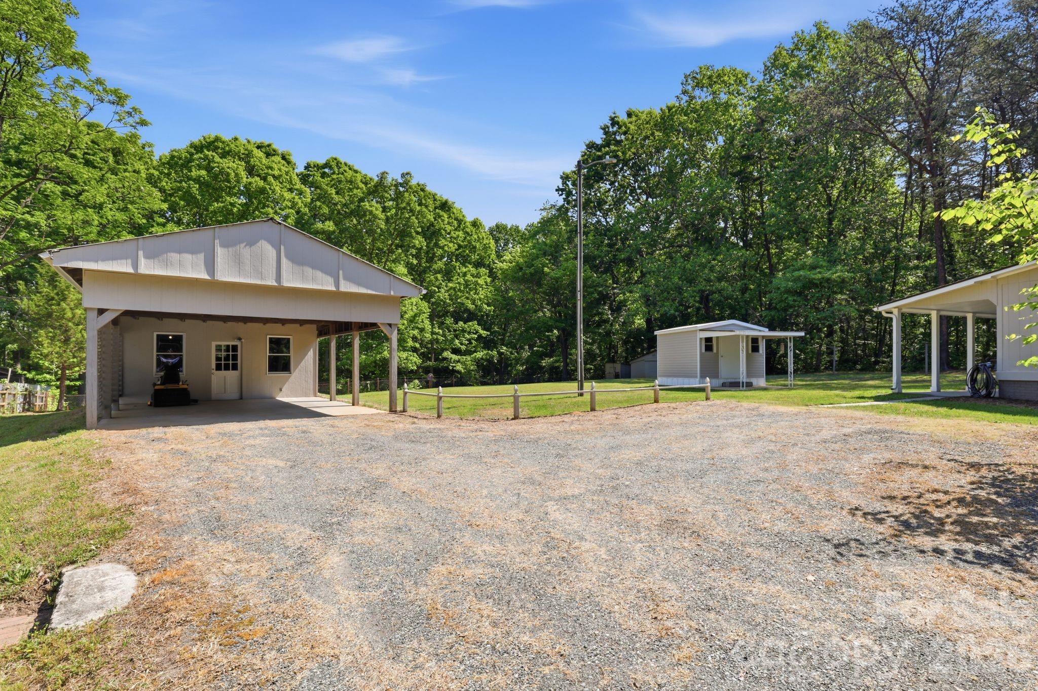 136 Woodridge Lane Mooresville NC 28115