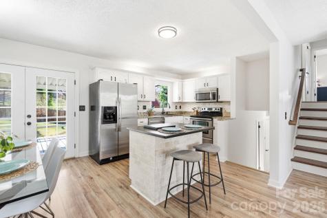 14 Lynwood Circle Asheville NC 28806