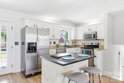 14 Lynwood Circle Asheville NC 28806