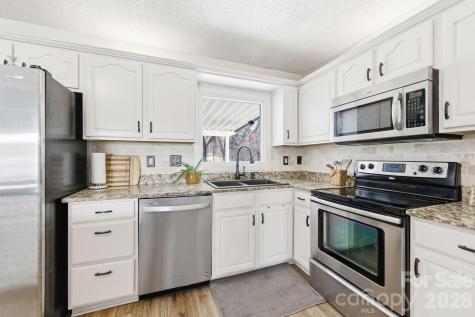 14 Lynwood Circle Asheville NC 28806