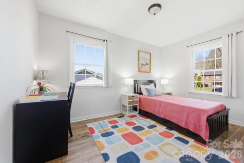 14 Lynwood Circle Asheville NC 28806