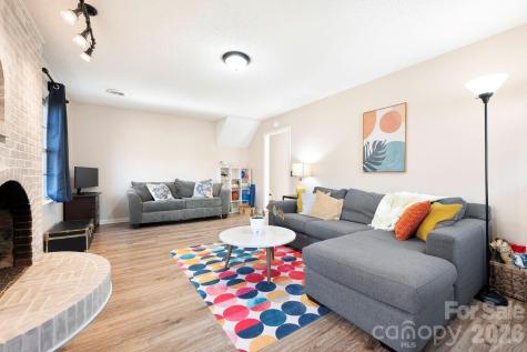 14 Lynwood Circle Asheville NC 28806