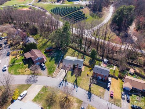 14 Lynwood Circle Asheville NC 28806