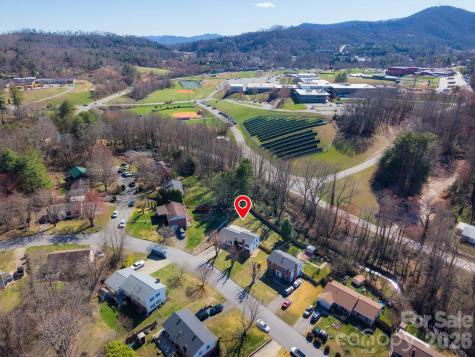 14 Lynwood Circle Asheville NC 28806