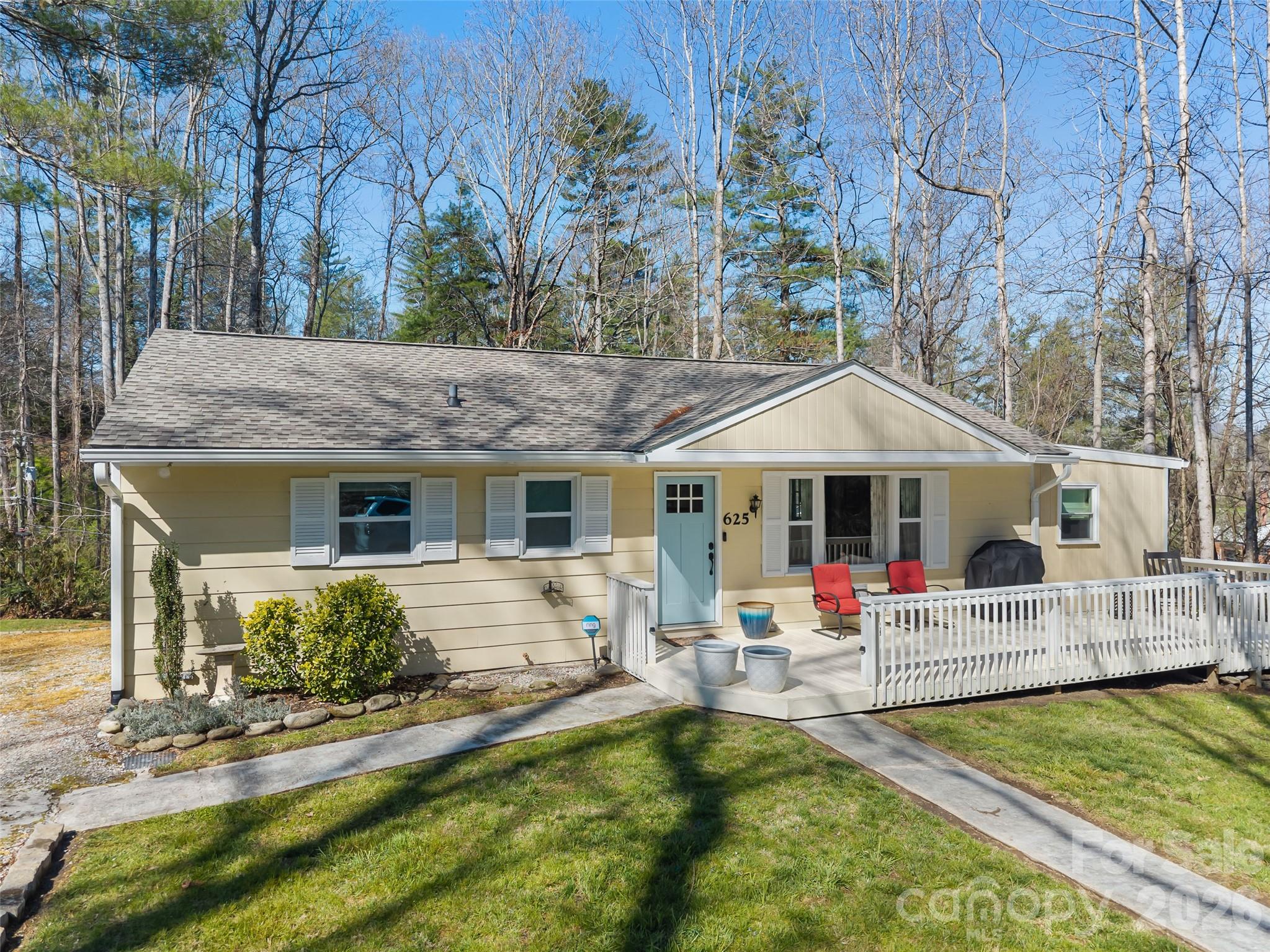 625 Lenox Place Hendersonville NC 28739