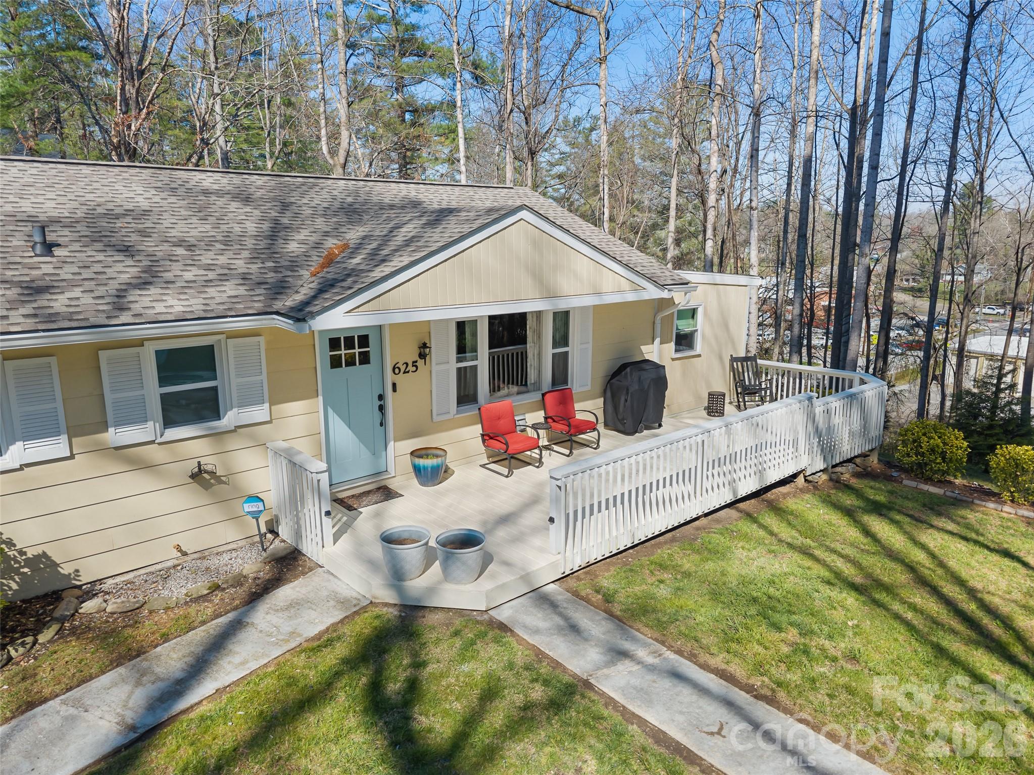 625 Lenox Place Hendersonville NC 28739
