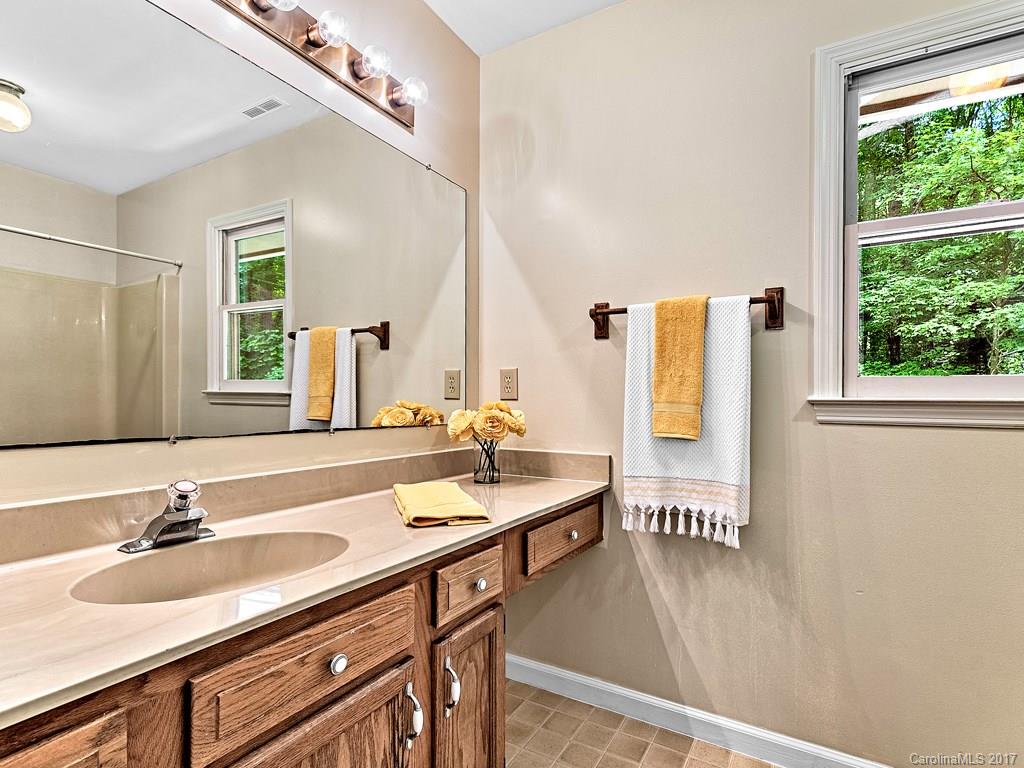 2 Abbott Road Arden NC 28704