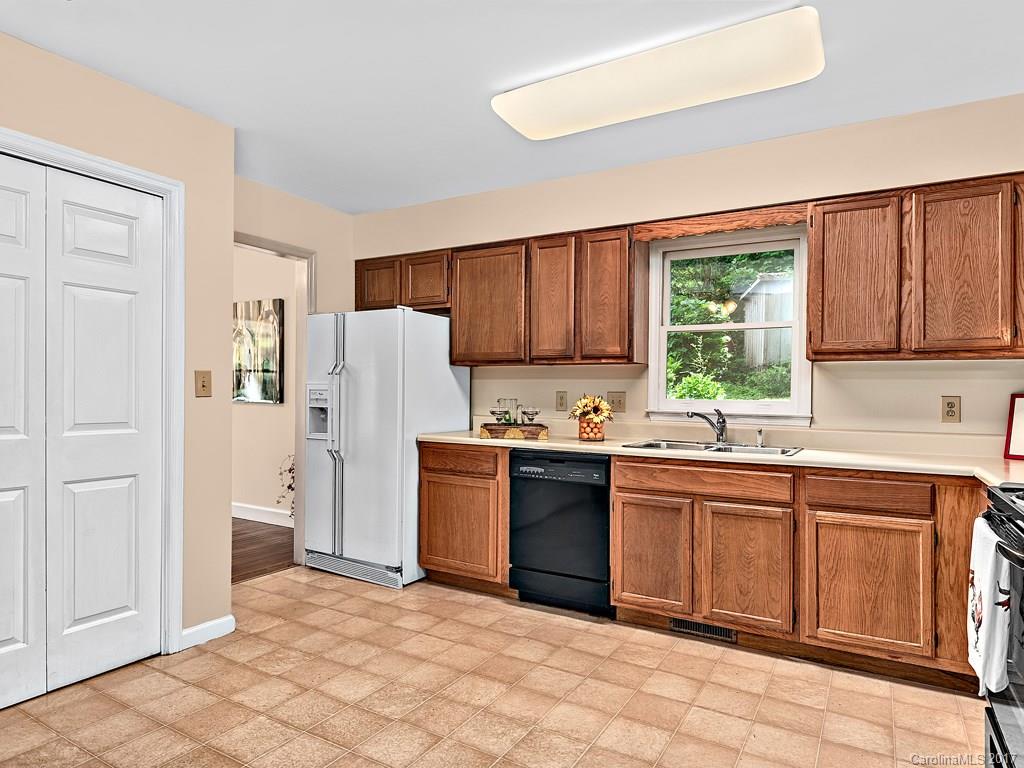 2 Abbott Road Arden NC 28704