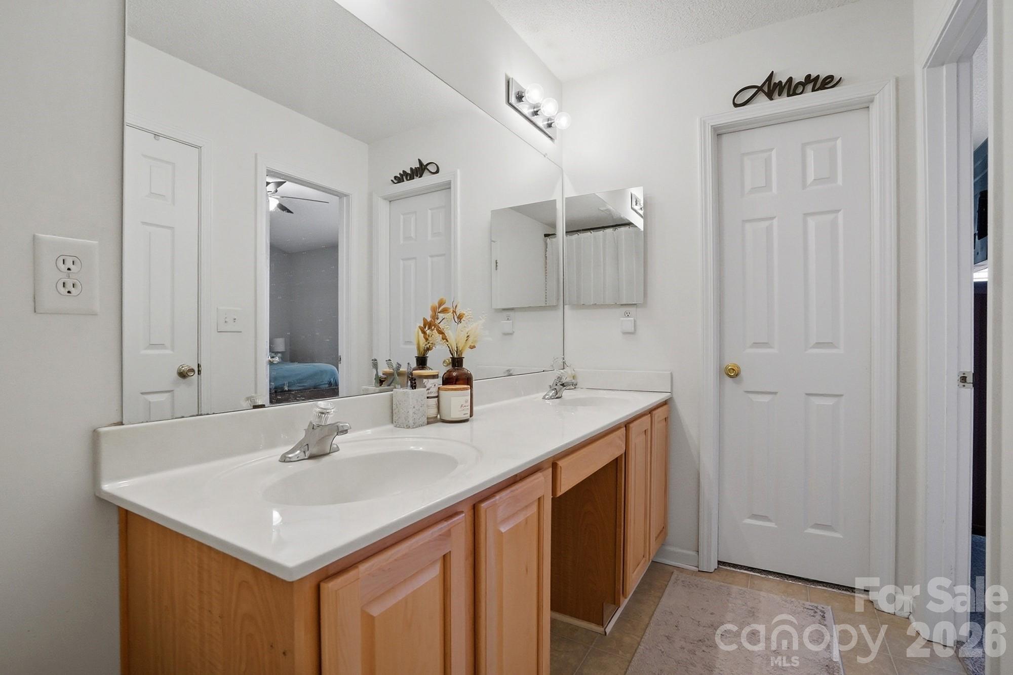 12350 Hennigan Place Lane Charlotte NC 28214