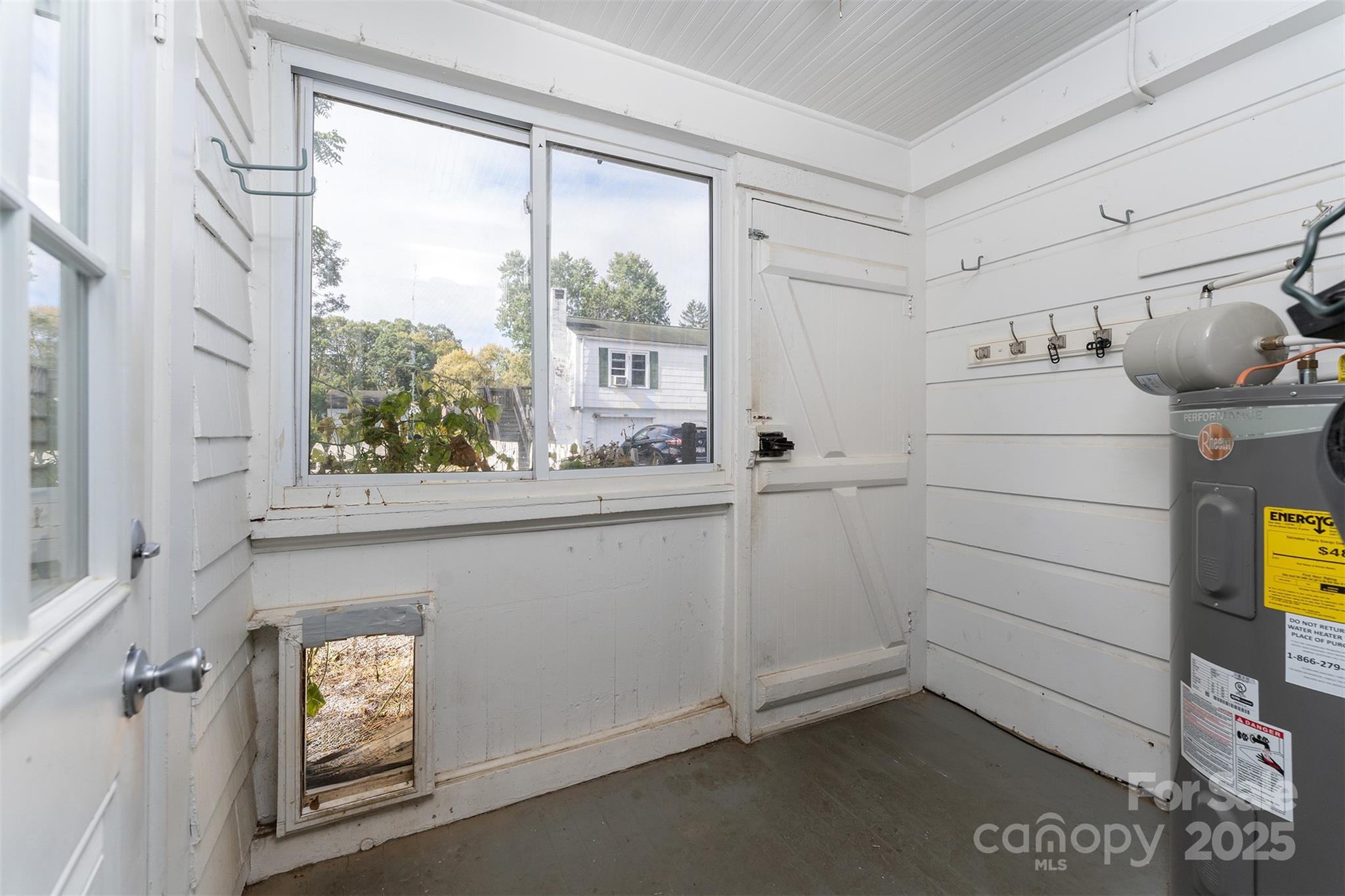 305 And 305 1/2 N Dougherty Street Black Mountain NC 28711