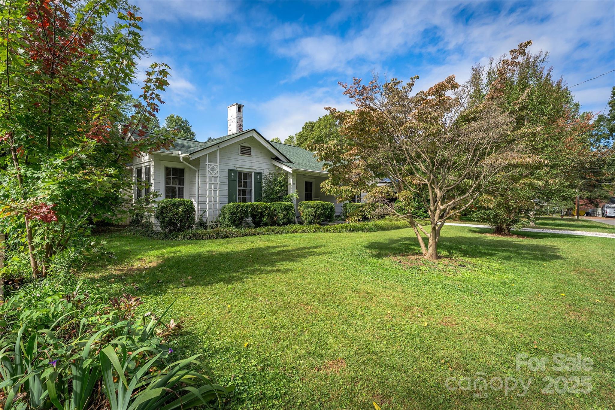 305 And 305 1/2 N Dougherty Street Black Mountain NC 28711