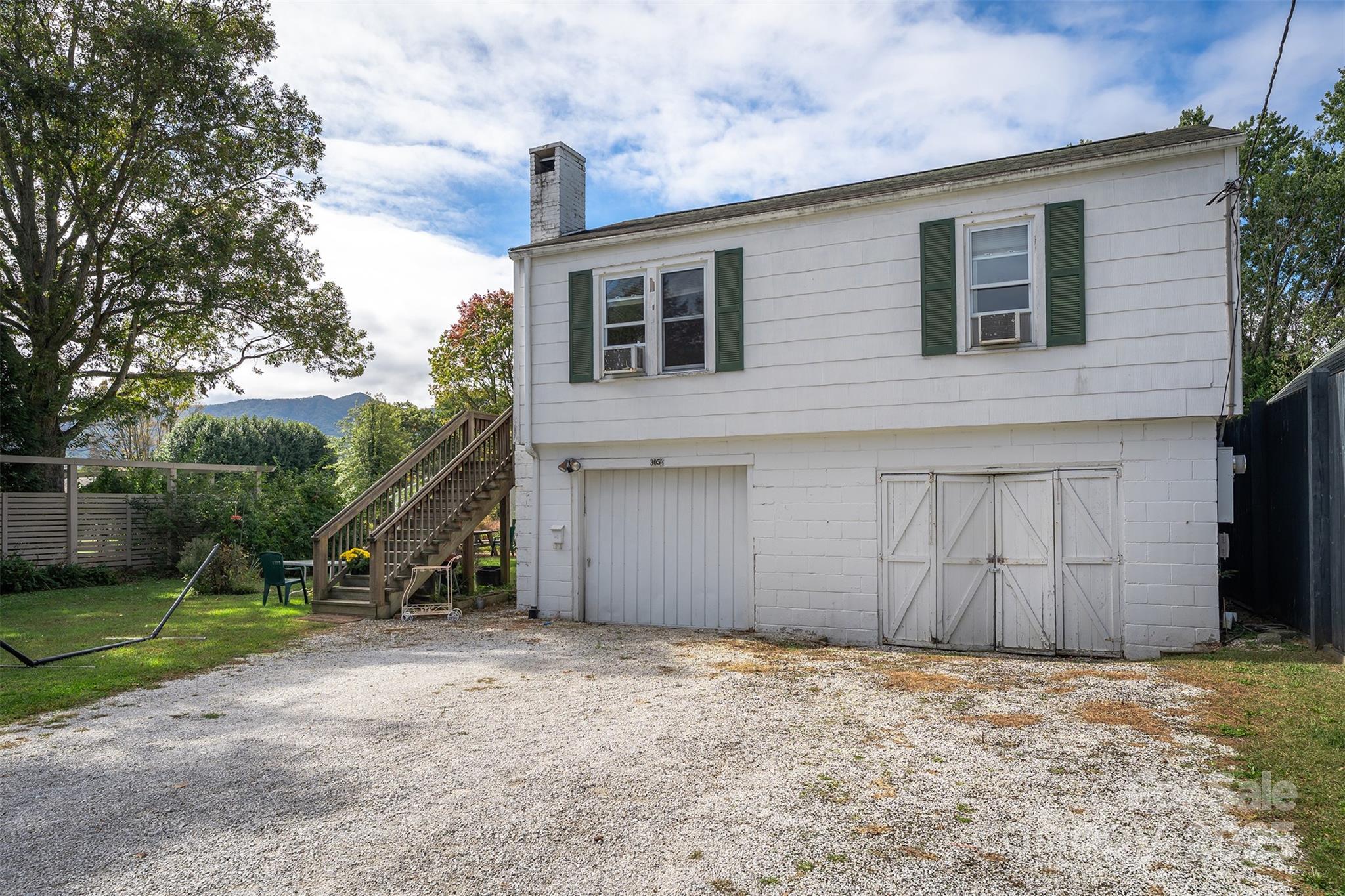 305 And 305 1/2 N Dougherty Street Black Mountain NC 28711