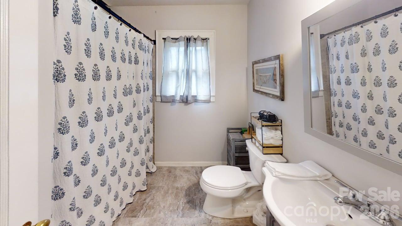 719 Oakland Street Hendersonville NC 28791