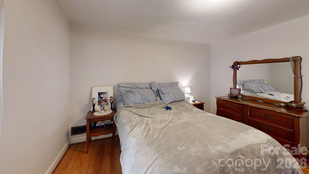 719 Oakland Street Hendersonville NC 28791