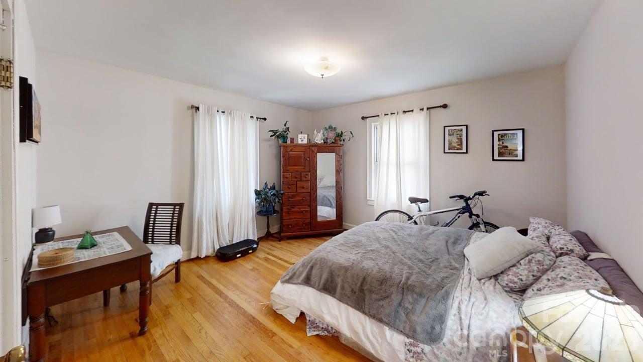 719 Oakland Street Hendersonville NC 28791