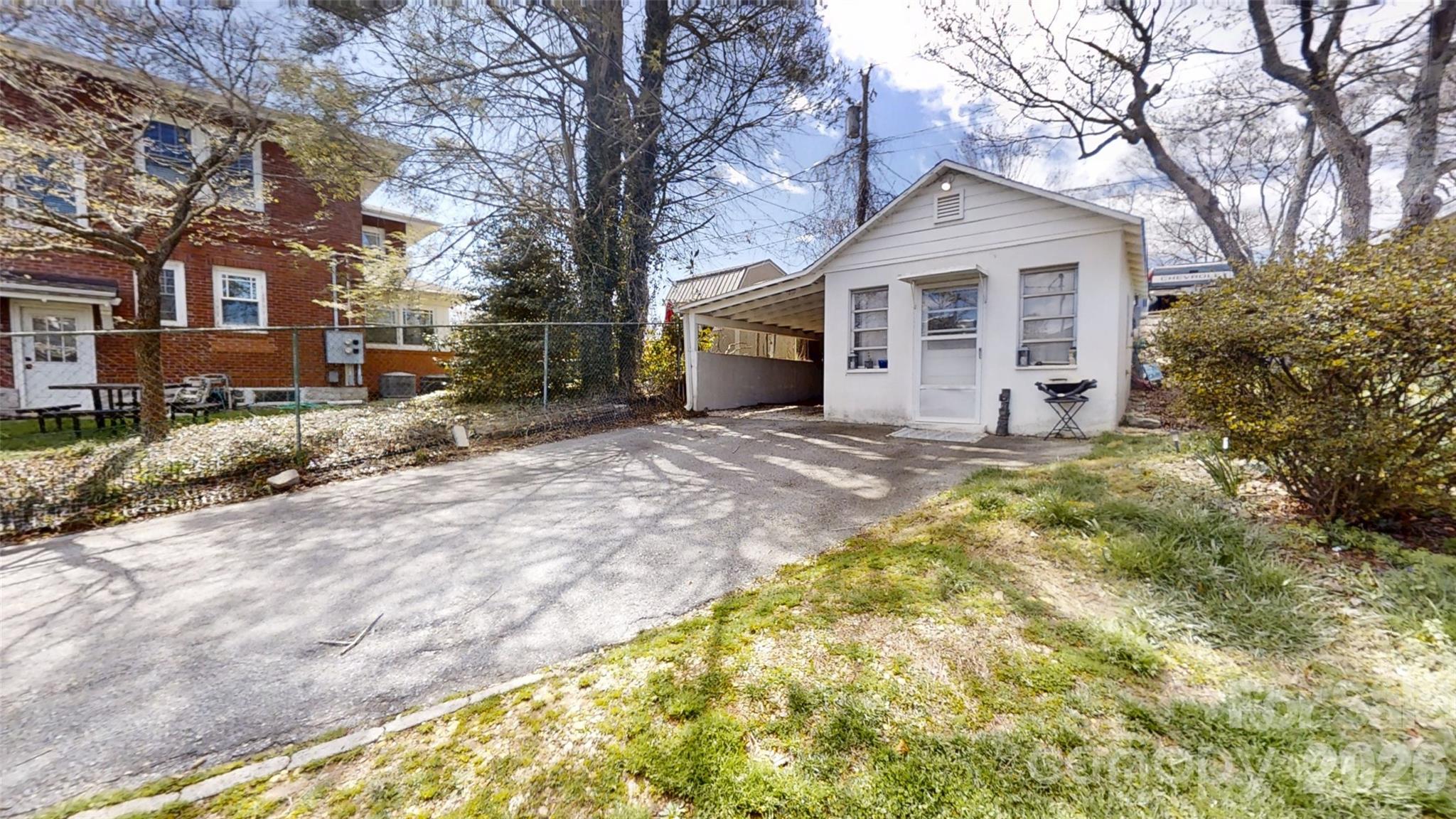 719 Oakland Street Hendersonville NC 28791