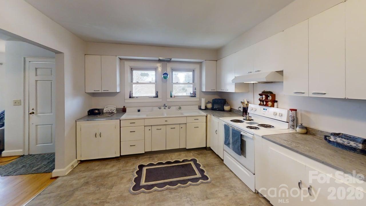 719 Oakland Street Hendersonville NC 28791