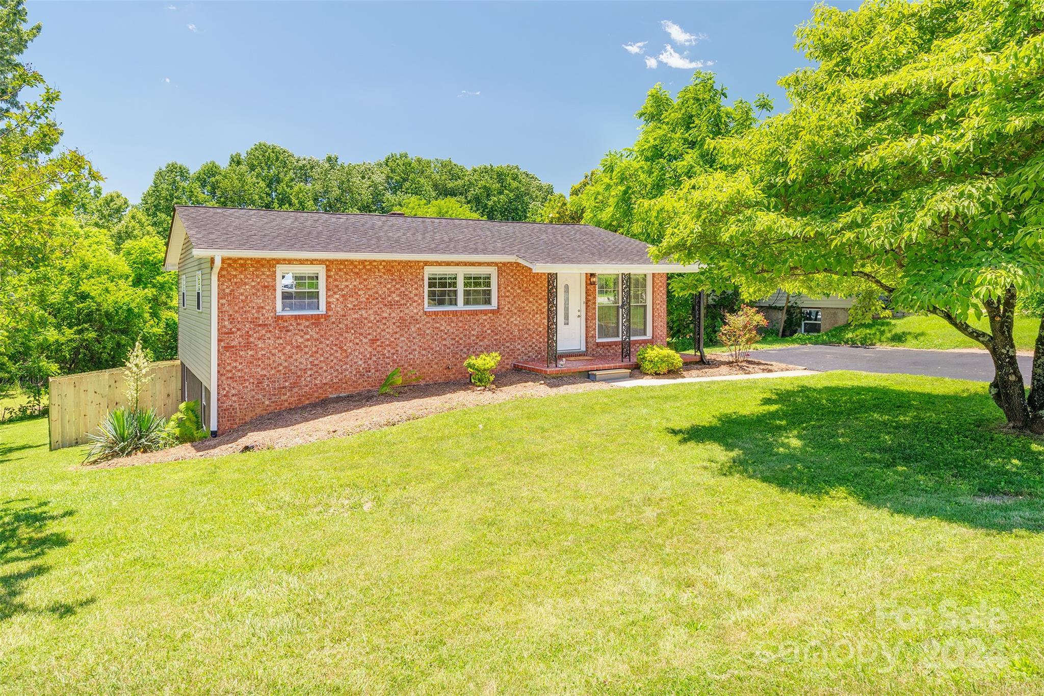 662 Sand Hill Road Asheville NC 28806