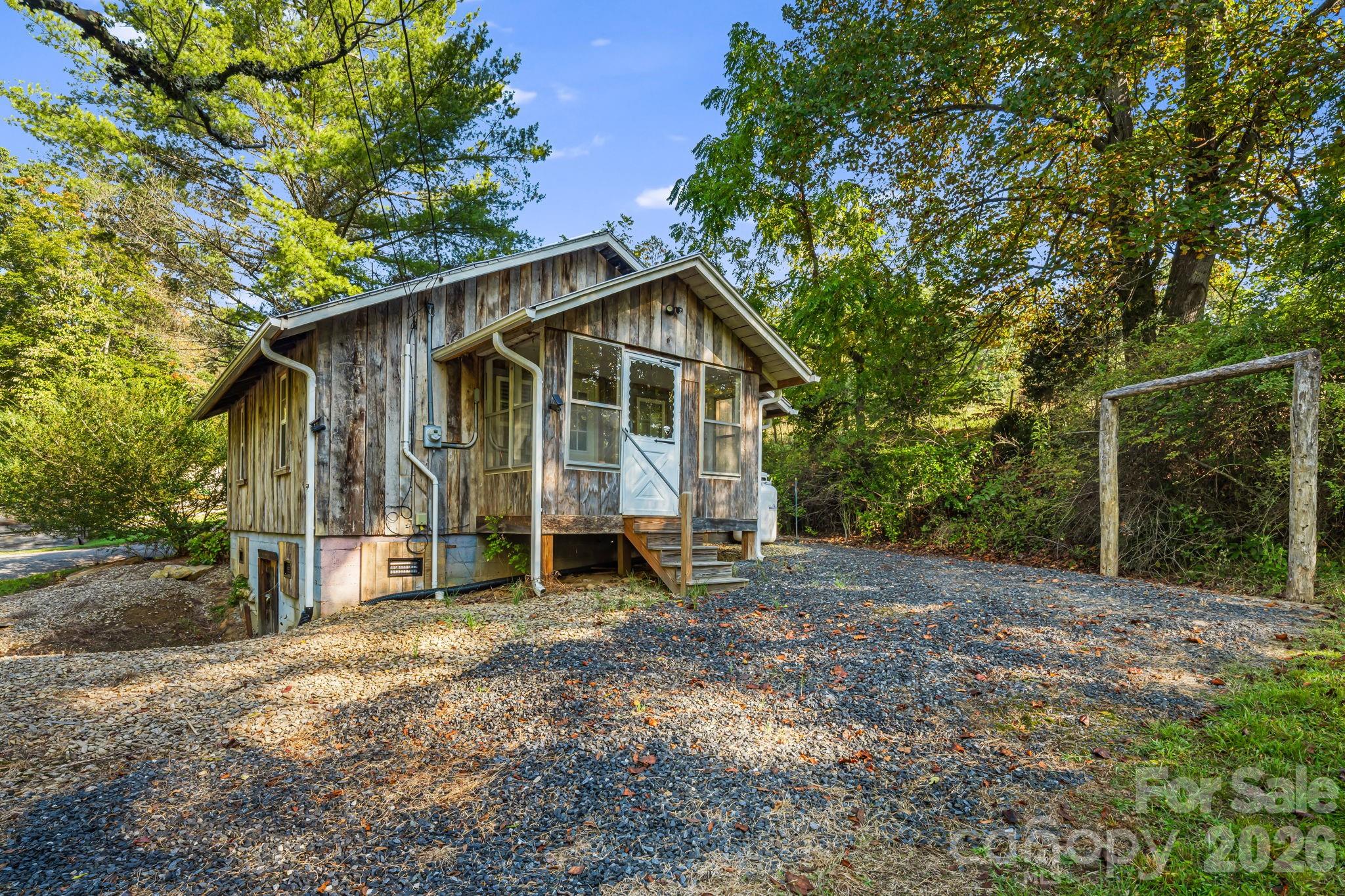 456 Maney Branch Road Burnsville NC 28714