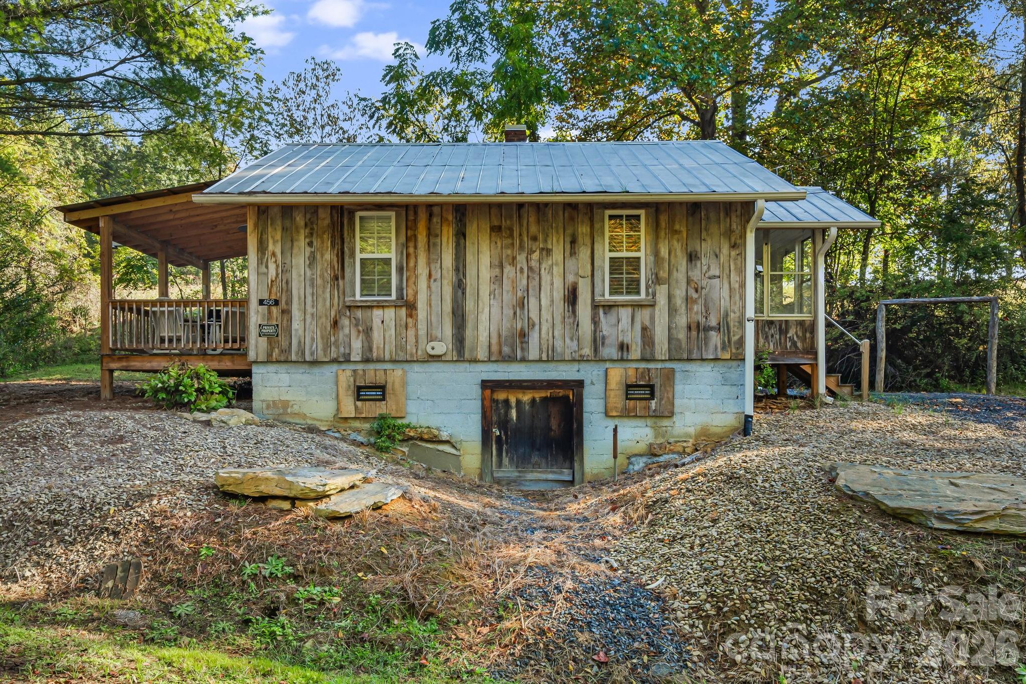 456 Maney Branch Road Burnsville NC 28714