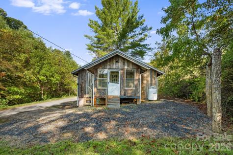 456 Maney Branch Road Burnsville NC 28714