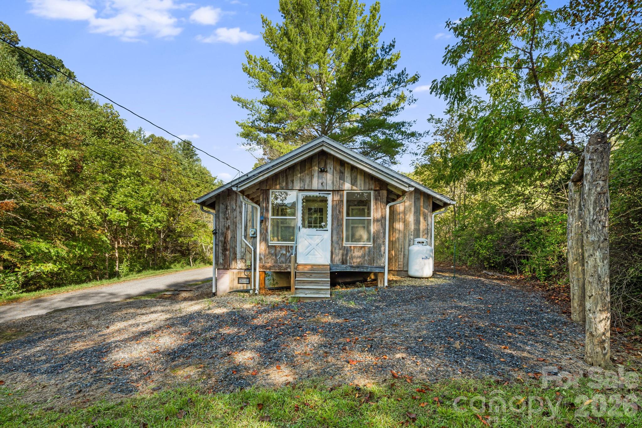 456 Maney Branch Road Burnsville NC 28714