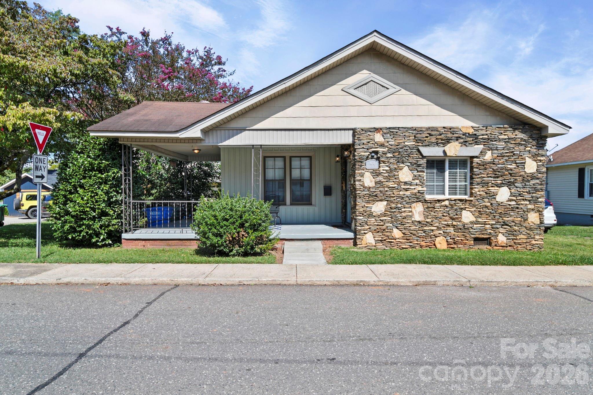 408 Woodlawn Avenue Cramerton NC 28032