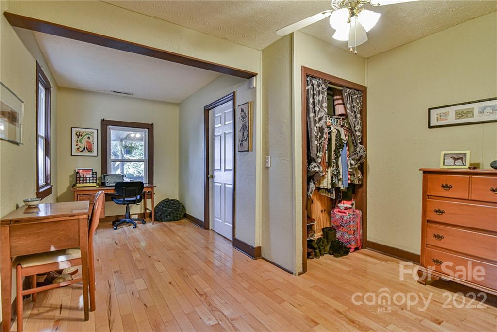 166 Wellington Street Asheville NC 28806