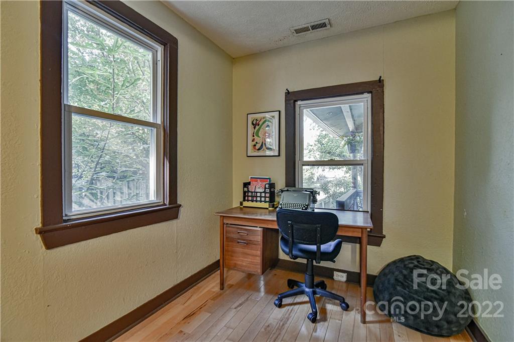 166 Wellington Street Asheville NC 28806