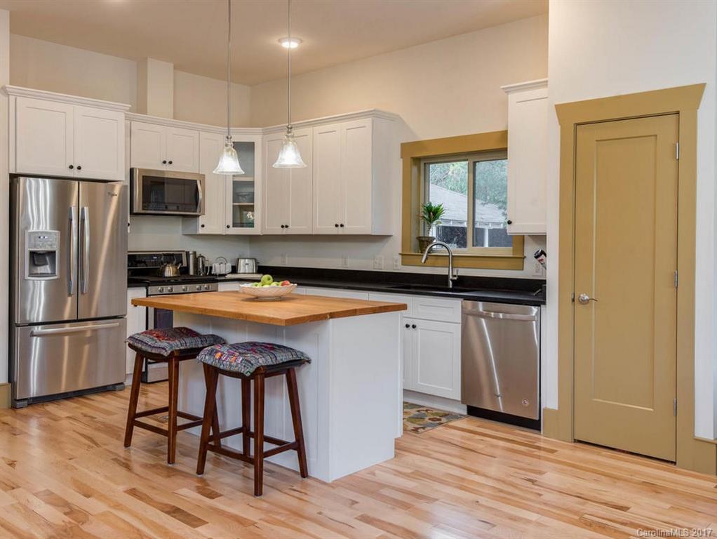 337 Sand Hill Road Asheville NC 28806