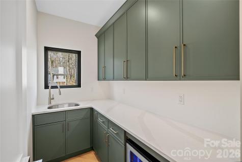 643 Settlers Trail Mars Hill NC 28754