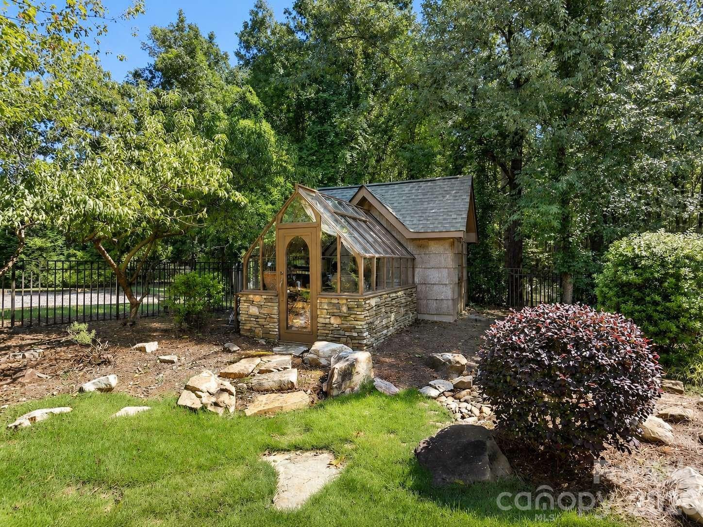 9208 Flying Eagle Lane Charlotte NC 28278